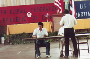 Sifu Linn huvuddomare vid de internationella Kuoshu mästerskapen 1980 i Hawaii.