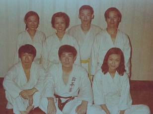 Sifu Linn första elever i Tae Kwon
  Do 1971.